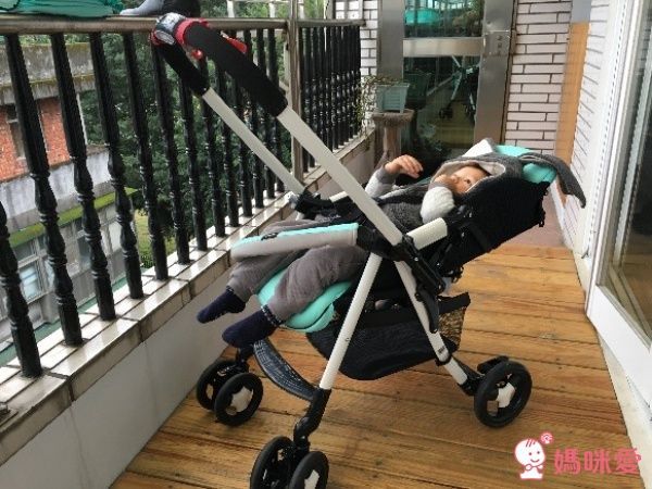  Combi Urban Walker Lite MC A型-可平躺型嬰兒手推車 