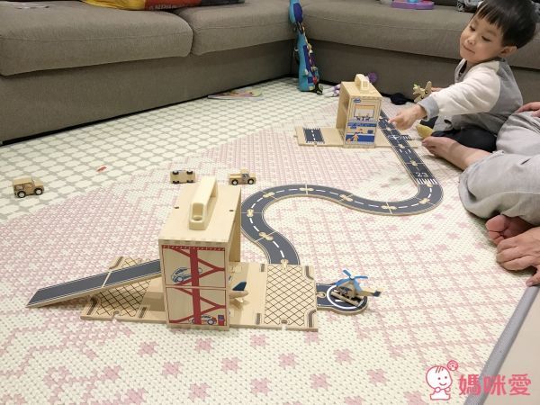 澳洲 Boxset 可攜式故事屋／玩具盒