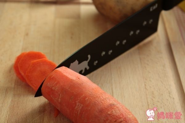 日本貝印 Nyammy貓咪造型不鏽鋼三德刀