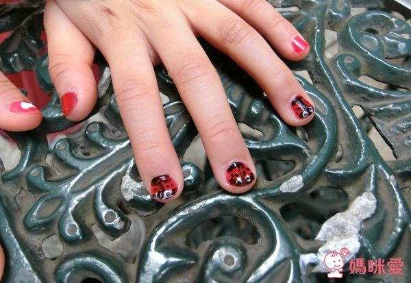 台灣製 一撕即卸指尖玩彩