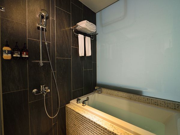 花蓮山知道 綠蛇紋標準四人房