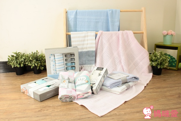 加拿大 lulujo 透氣洞洞毯