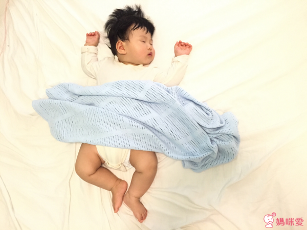 加拿大 lulujo 純棉透氣洞洞毯