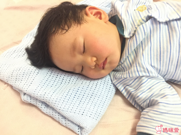 加拿大 lulujo 純棉透氣洞洞毯