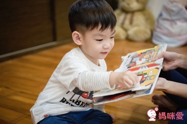 上誼精選：低幼齡寶寶操作遊戲書 0歲起親子共玩