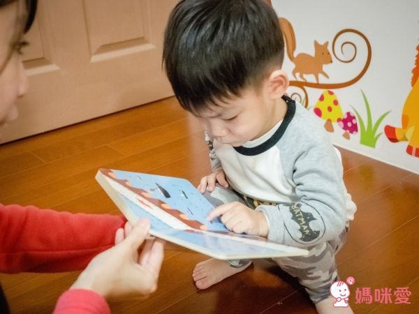 上誼精選：低幼齡寶寶操作遊戲書 0歲起親子共玩