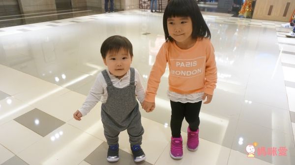 原廠公司貨！Nike DYNAMO FREE 輕量運動鞋 (毛毛蟲鞋)