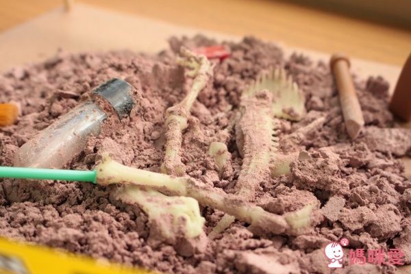 來自香港團隊的 4M DIY 玩具, 結合了科學、美勞、考古主題、黏土與拼圖遊戲