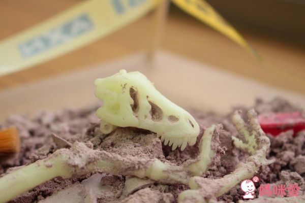 來自香港團隊的 4M DIY 玩具, 結合了科學、美勞、考古主題、黏土與拼圖遊戲