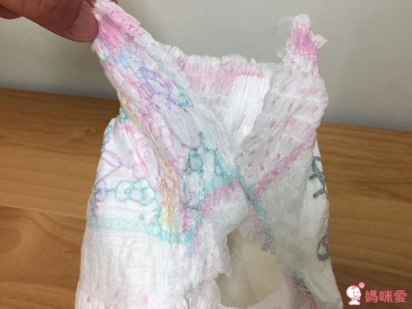 美國限定幫寶適Hello Kitty拉拉褲" width=