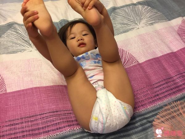美國限定幫寶適Hello Kitty拉拉褲" width=
