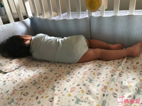 韓國 Bebenuvo 洞洞涼枕