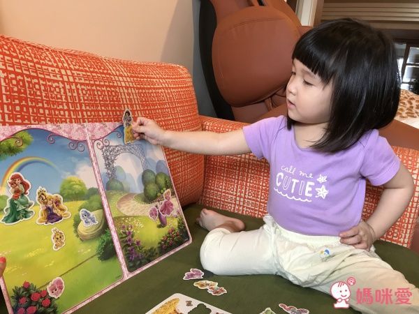 【迪士尼公主&湯瑪士小火車】中文遊戲書系列