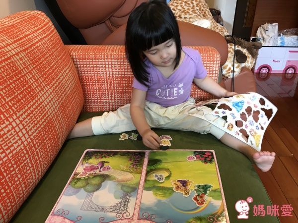 【迪士尼公主&湯瑪士小火車】中文遊戲書系列