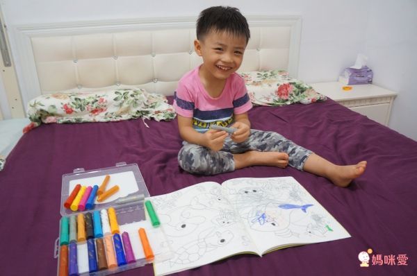 韓國 AMOS - 12色粗款神奇水蠟筆