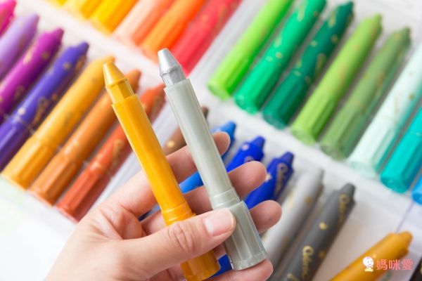 韓國 AMOS - 12色粗款神奇水蠟筆