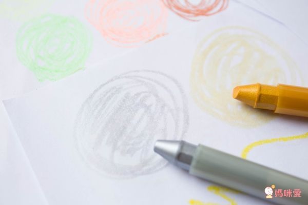 韓國 AMOS - 12色粗款神奇水蠟筆