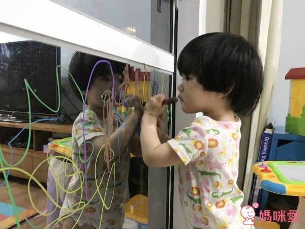 韓國 AMOS - 12色玻璃蠟筆