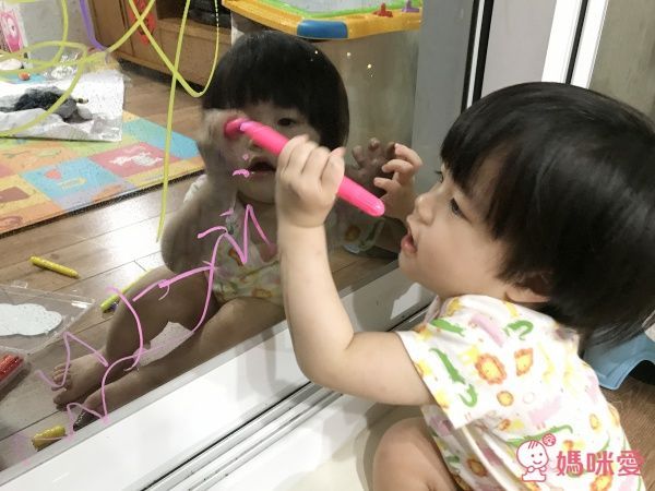 韓國 AMOS - 12色玻璃蠟筆