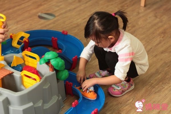 瑞典 Aquaplay - 【豪華版】漂漂河水上樂園玩具-520 ((105X115X22cm))