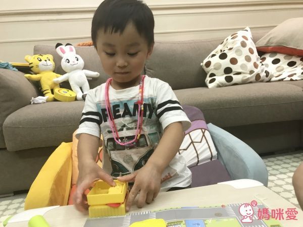 日本銀鳥 - 銀鳥無毒小麥黏土-消防車3色組(附模具)