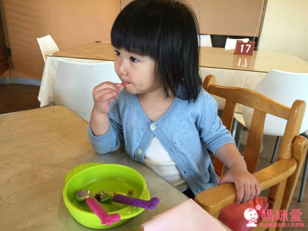 EDISON 愛迪生 - 學習湯匙＋叉子組-長頸鹿-粉紫-附收納盒