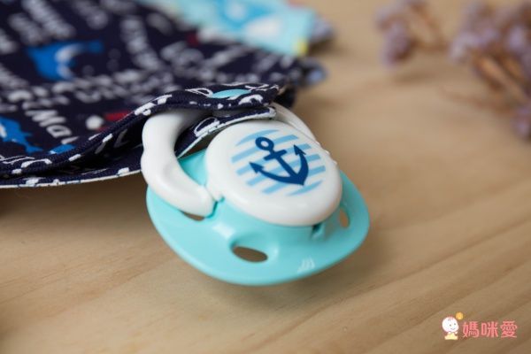 日本布料X台灣製造 【 YODA 優の寶貝 】扣扣兜 / 手帕兜巾 / 氣墊口水巾