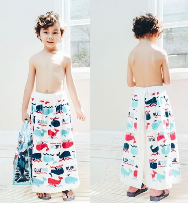 日本迪士尼✖三麗鷗★連帽毛巾罩袍 / 浴巾 / 防水包包