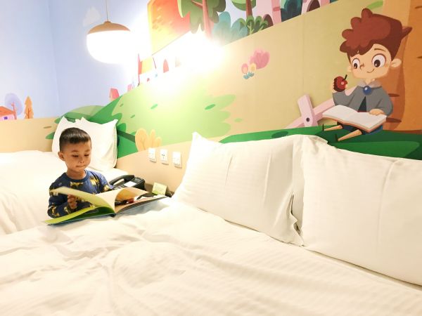 全新開幕~【星漾商旅-台中中清館】故事主題房,陪孩子玩樂暑假★