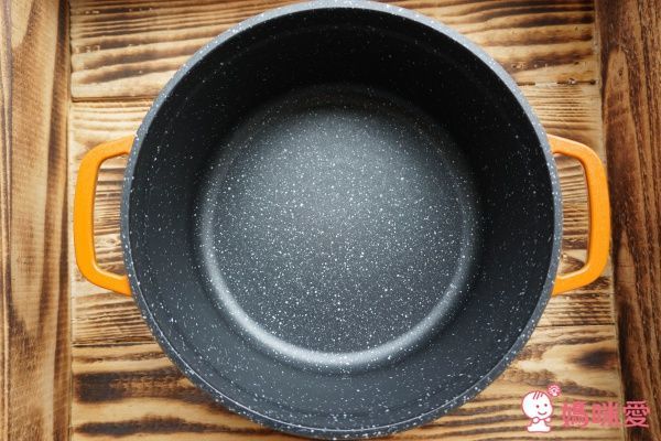 日本 Gioia 輕量琺瑯鋁鑄鍋