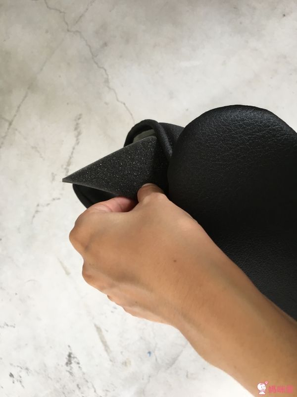 Combi 輕量化幼兒汽座 Coccoro II EG