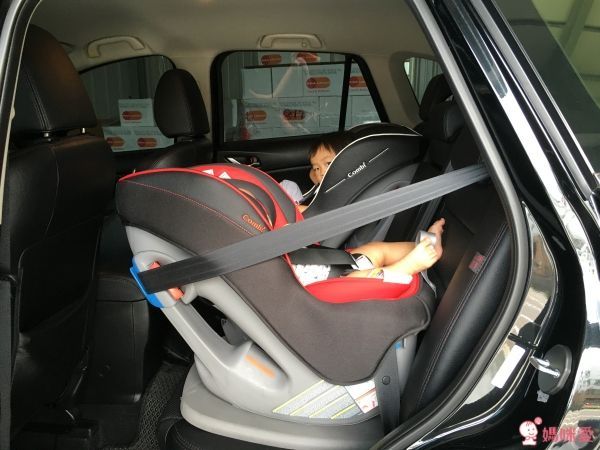 Combi 輕量化幼兒汽座 Coccoro II EG