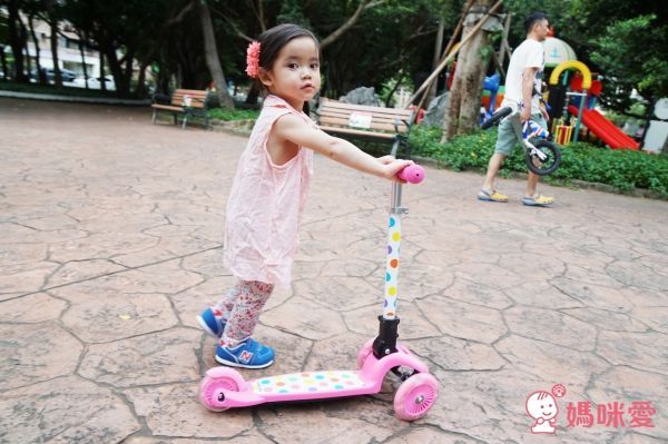 英國 Kiddimoto - 炫光摺疊滑板車Plus-粉紅邦妮 (95~140cm/40kg內)