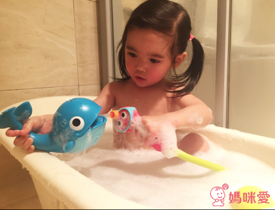 以色列 Yookidoo - 噴水鯨魚蓮蓬頭套組