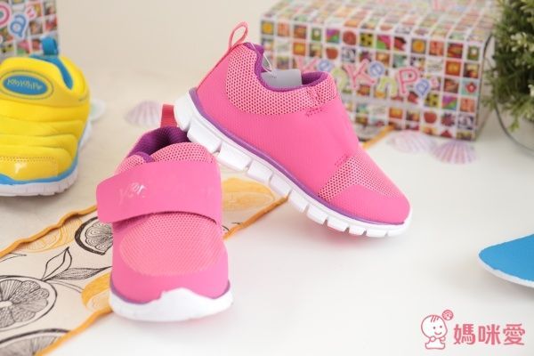 日本KenKenPa 超輕量魔鬼氈透氣網眼小童運動鞋