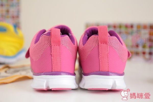 日本KenKenPa 超輕量魔鬼氈透氣網眼小童運動鞋