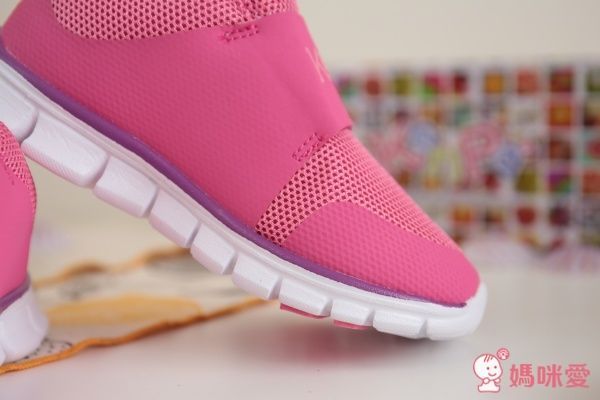 日本KenKenPa 超輕量魔鬼氈透氣網眼小童運動鞋