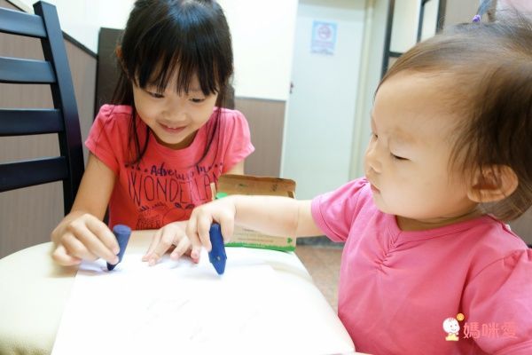 紐西蘭 Honey Sticks - 純天然蜂蠟無毒蠟筆-1歲以上寶寶適用-矮胖型-12色