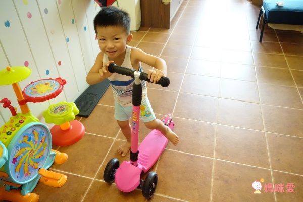 Slider 滑來滑趣 - 兒童三輪折疊滑板車XL1-酷紅