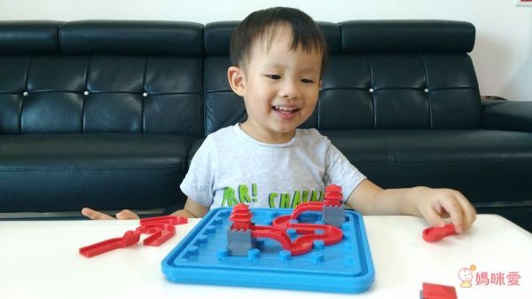 上誼新品桌遊 ☛ 暑假在家、坐車等餐，打發時間培養腦力！獨家滿額499贈小太陽生日派對遊戲卡