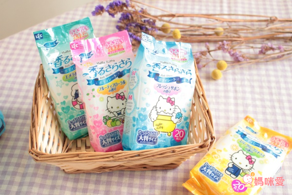 日本 LEC Hello Kitty 爽身擦拭巾隨身包