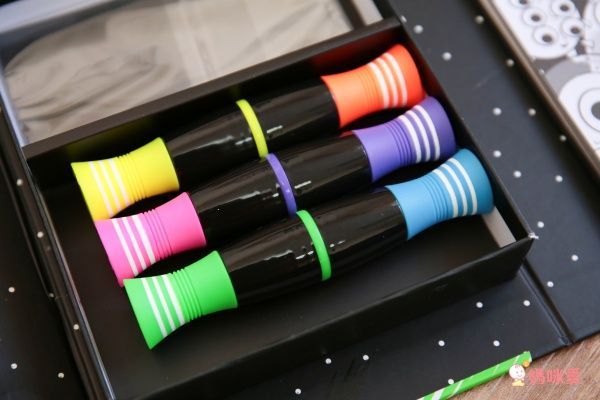 在家擁有小小畫室【澳洲 Tiger Tribe】旅行著色盒＆窗花彩繪