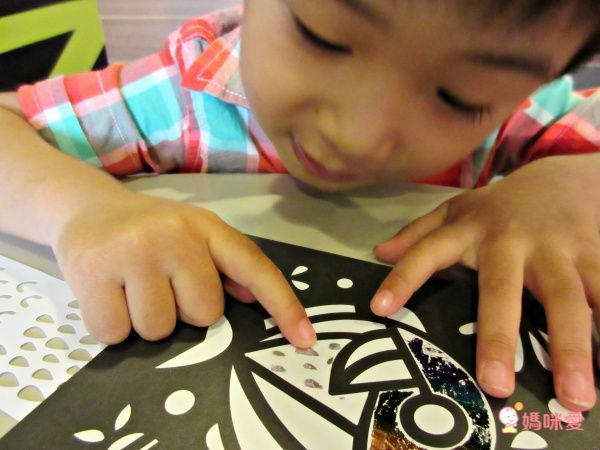 在家擁有小小畫室【澳洲 Tiger Tribe】旅行著色盒＆窗花彩繪