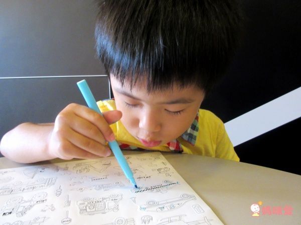 在家擁有小小畫室【澳洲 Tiger Tribe】旅行著色盒＆窗花彩繪