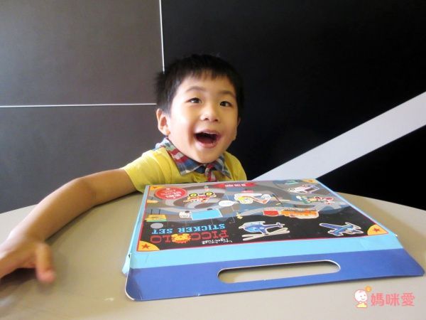 在家擁有小小畫室【澳洲 Tiger Tribe】旅行著色盒＆窗花彩繪