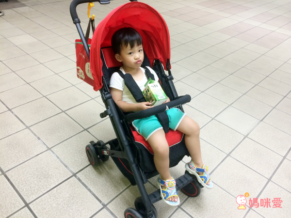 雙寶媽救星!義大利 AZZURRA 雙人&單人推車,6m~3y 適用