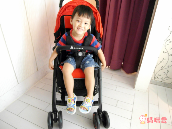 雙寶媽救星!義大利 AZZURRA 雙人&單人推車,6m~3y 適用