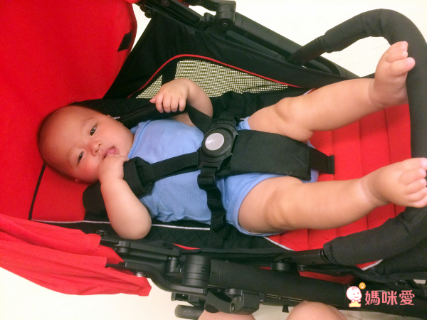 雙寶媽救星!義大利 AZZURRA 雙人&單人推車,6m~3y 適用