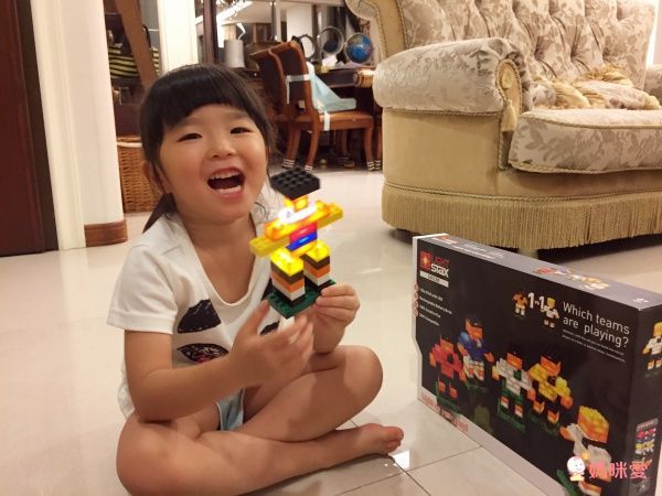 美國 Light Stax - LETTERS亮亮積木-大顆粒系列-字母款-24顆