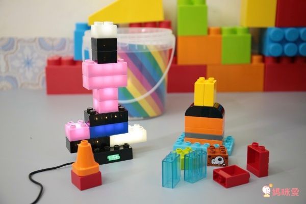 美國 Light Stax - LETTERS亮亮積木-大顆粒系列-字母款-24顆